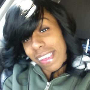 Meet your Posher, Monique